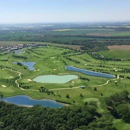 Sand Martin Hotel Mladá Boleslav Kültér fotó